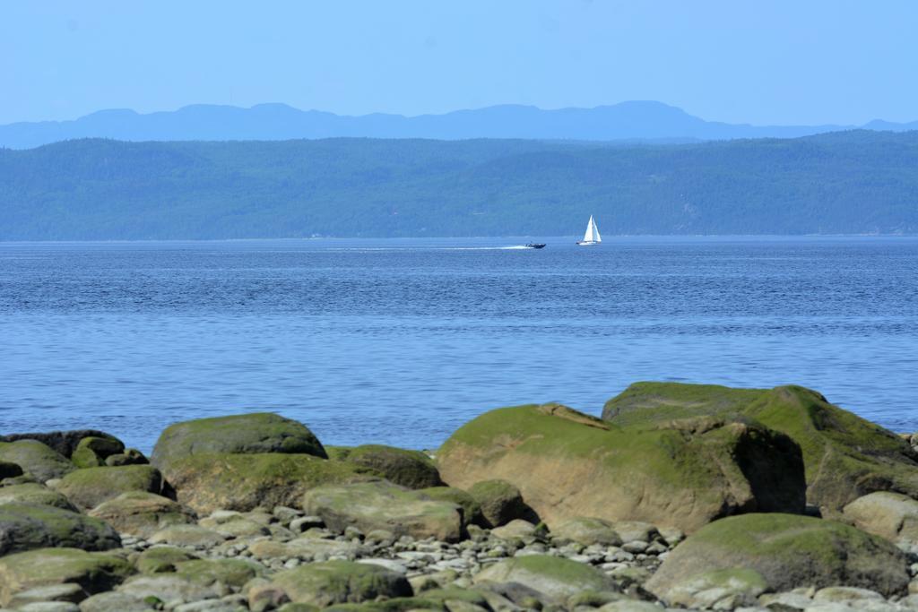 Auberge De La Riviere Saguenay Ла-Бе Екстер'єр фото